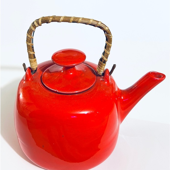 Vintage Red Pottery Kitchen Teapot Tea Pot With Wood Handle Signed - Picture 2 of 4